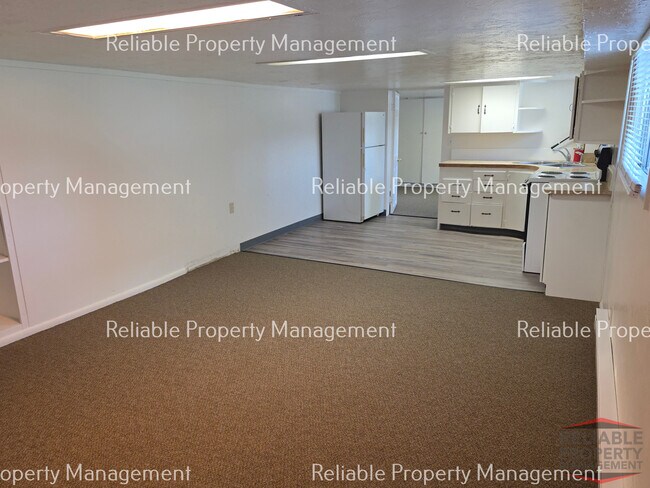 Foto del edificio - 561 N Water Ave