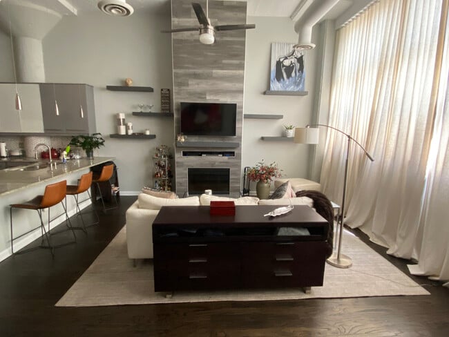 Foto del edificio - 2750 N Wayne Ave