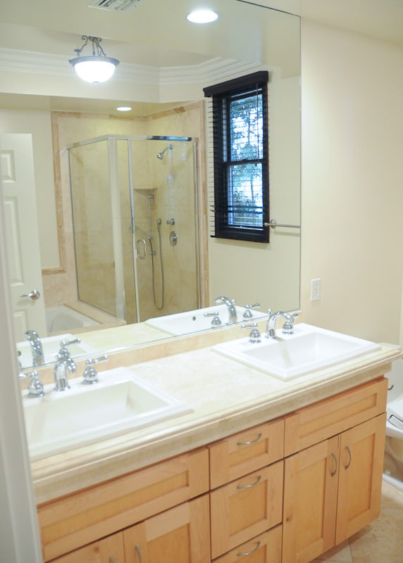 Building Photo - 10305 Almayo Ave