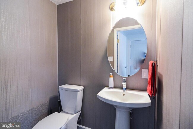 Foto del edificio - 8223 Styers Ct