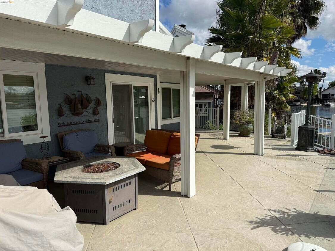 Foto del edificio - 2226 Cove Ct