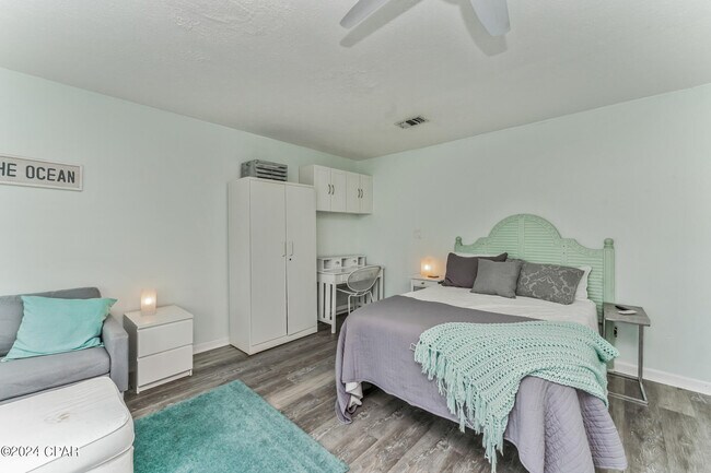 Foto del edificio - 216 Rose Ln