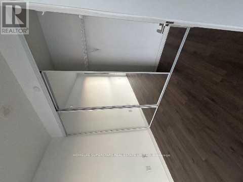 Photo du bâtiment - 349 Rathburn Rd W