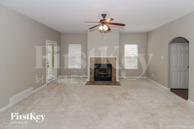 Building Photo - 6111 Lubiani Valley Dr