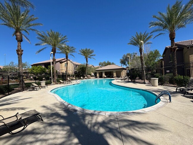 Foto del edificio - Beautiful 3Bed/2Bath Condo in Sky Pointe C...