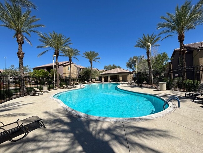 Foto del edificio - Beautiful 3Bed/2Bath/2Car Condo in Sky Pointe Community – Northwest Las Vegas!