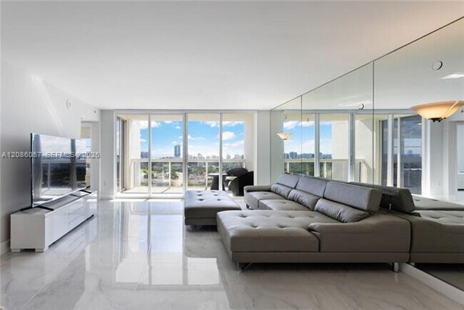 Foto del edificio - 1800 Sunset Harbour Dr