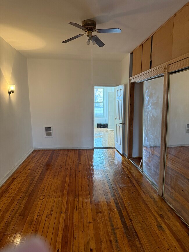 Foto del edificio - 7425 65th St