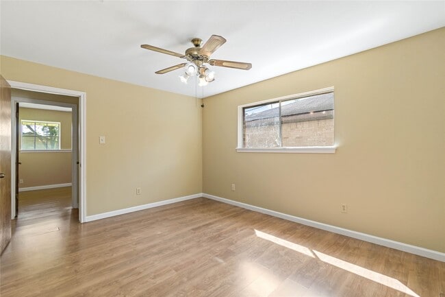 Building Photo - 10418 Sagemeadow Ln