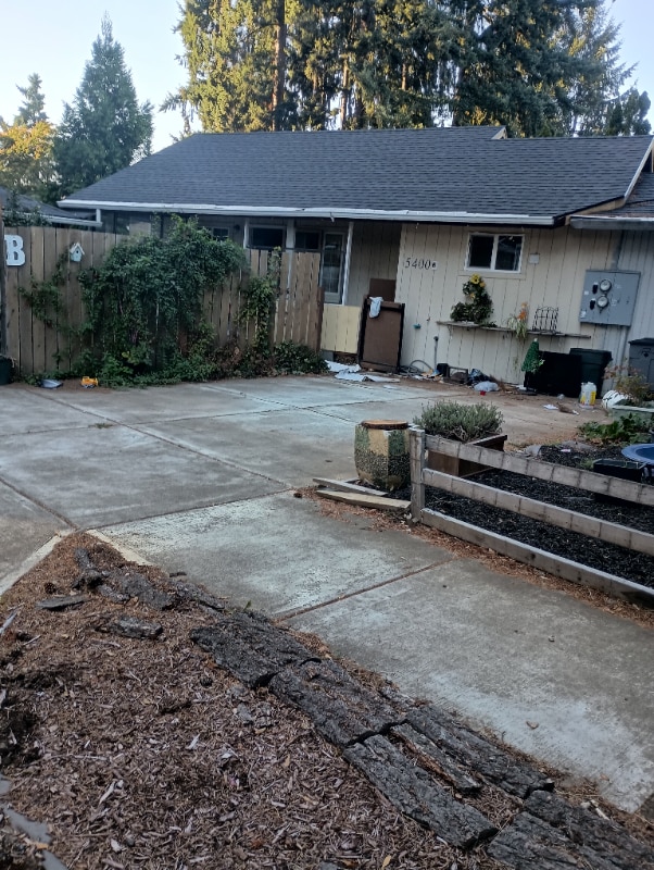Building Photo - 5400 NE 64th Ave