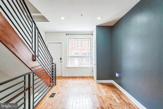 Foto del edificio - 2241 Sears St