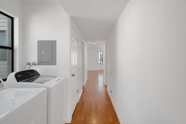 Building Photo - 463 25th Ave