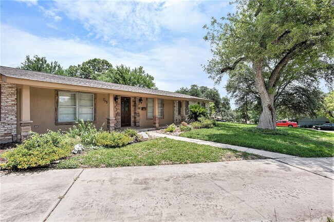 Foto del edificio - 7527 Quail Run Dr