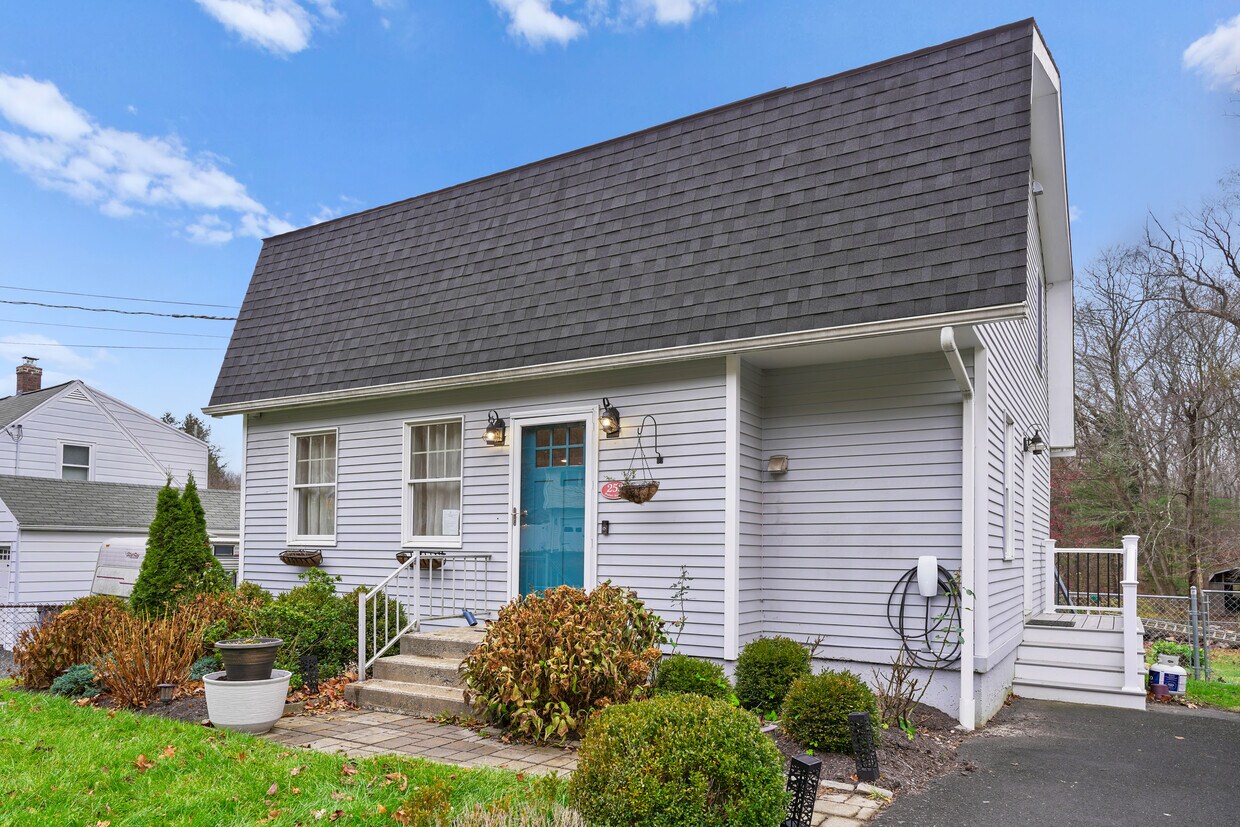 Foto principal - 253 Porter Ave