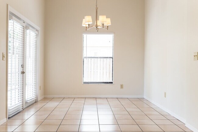 Building Photo - 3116 S Horizon Pl