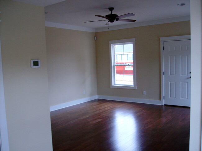 Foto del edificio - Townhome For Rent in Tuscaloosa!! Availabl...