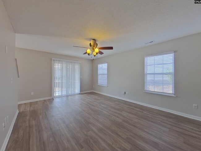 Building Photo - 349 Denman Loop