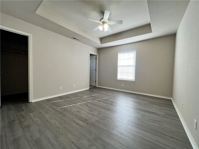 Foto del edificio - 650 Appleridge Dr