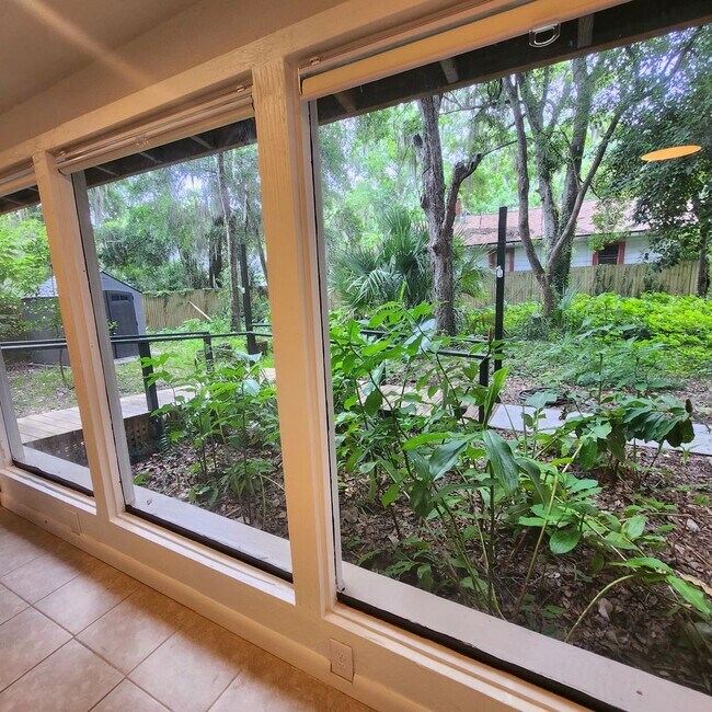 Foto del edificio - Single Family Home Close to UF!