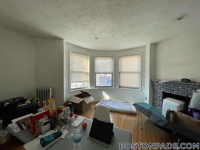 Foto del edificio - 879 Beacon St