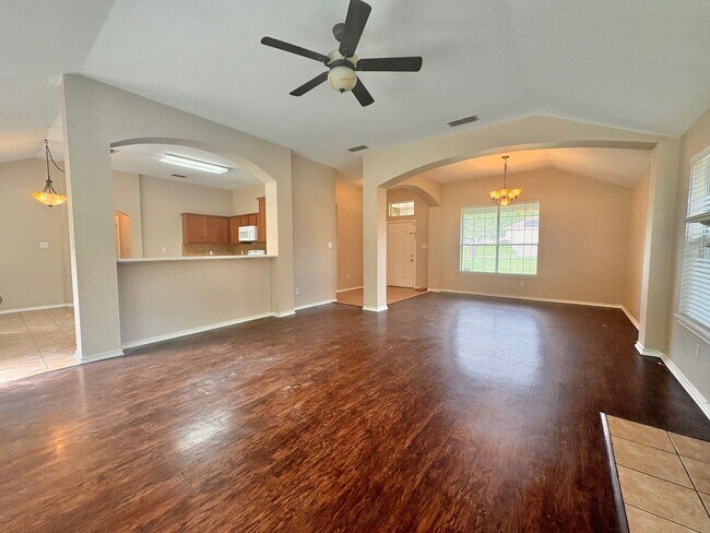 Foto del edificio - 3 Bedroom 2 Bathroom Home in South Tyler!