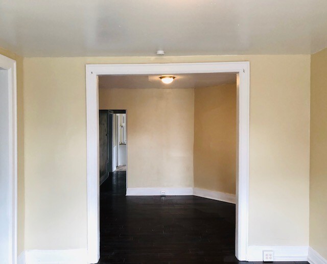 Building Photo - 308 Breckenridge St