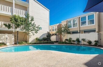 Building Photo - Fox Run I