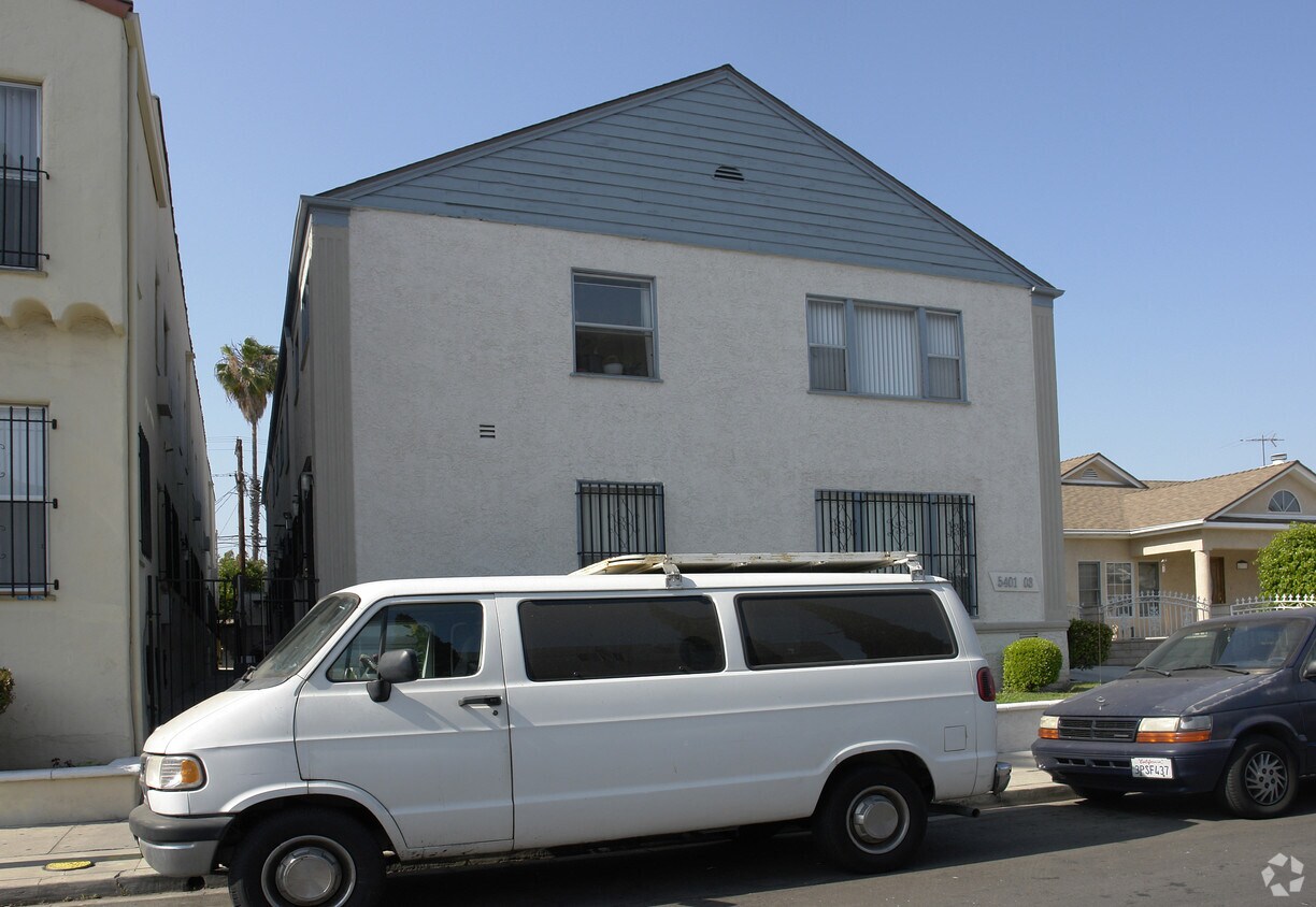 Building Photo - Hollywood Gardens