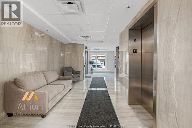 Building Photo - 728 Brownstone Dr