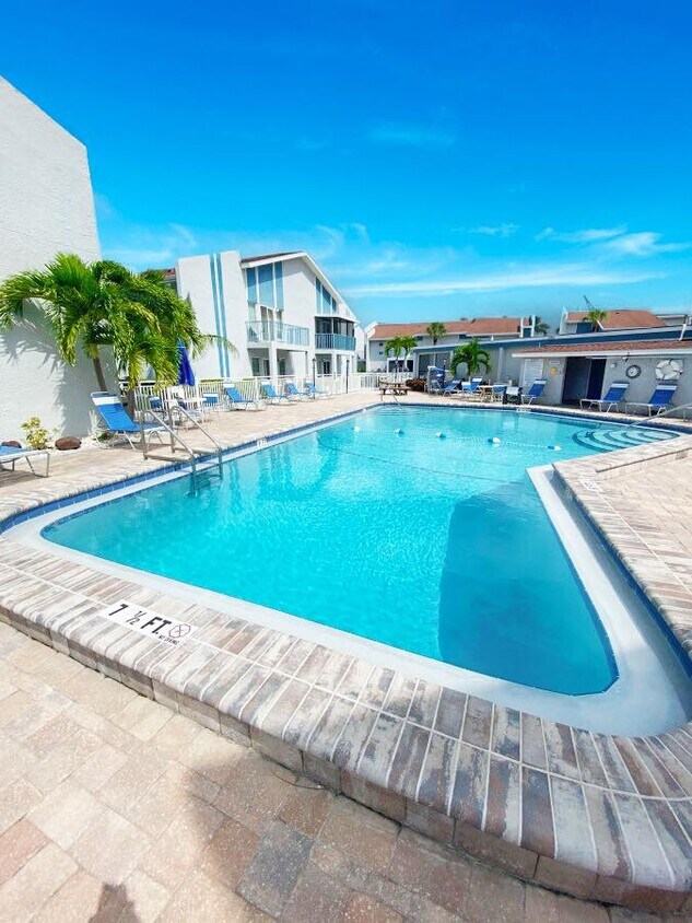 Foto principal - 230 Medallion Blvd