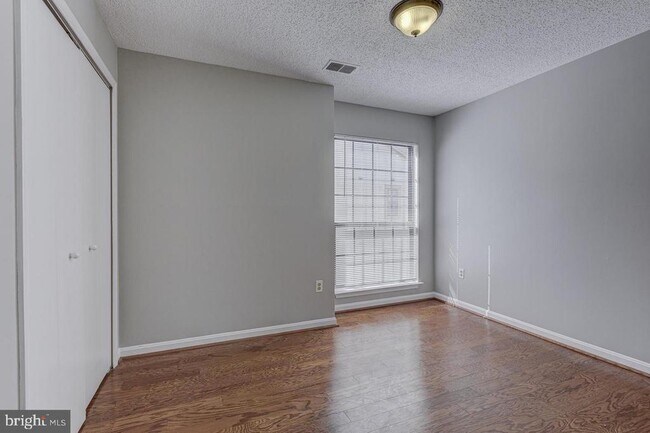Foto del edificio - 6912L Mary Caroline Cir