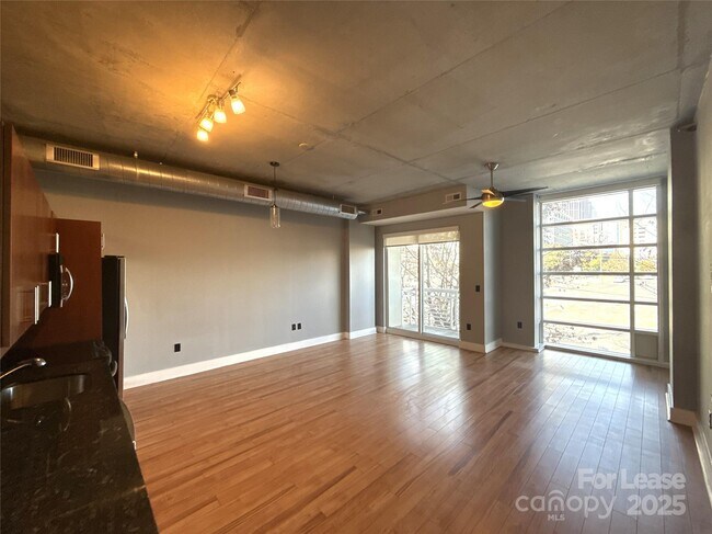 Foto del edificio - 505 E 6th St