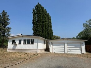 Building Photo - 1529 NW Avon Ct