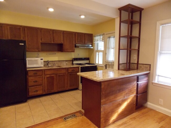 Foto del edificio - 4210 Edgehill Ave