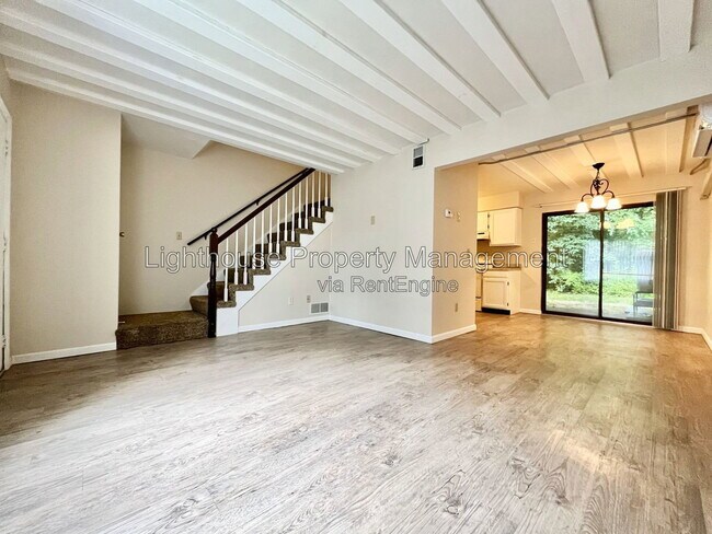 Foto del edificio - 10375 Portage Rd