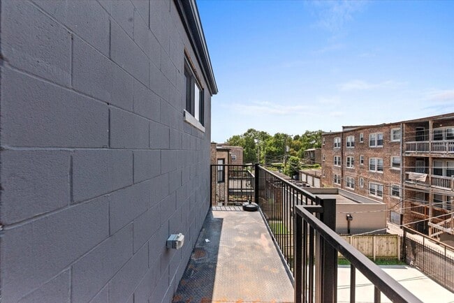 Building Photo - 6622 S University Ave
