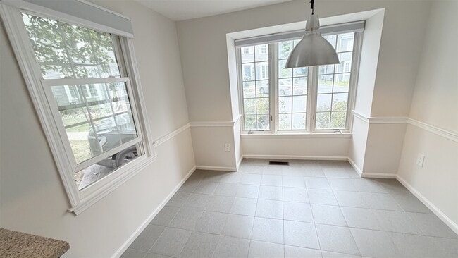 Building Photo - 2 Glenbrook Ln