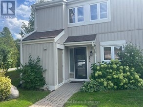 Building Photo - 554 Oxbow Crescent
