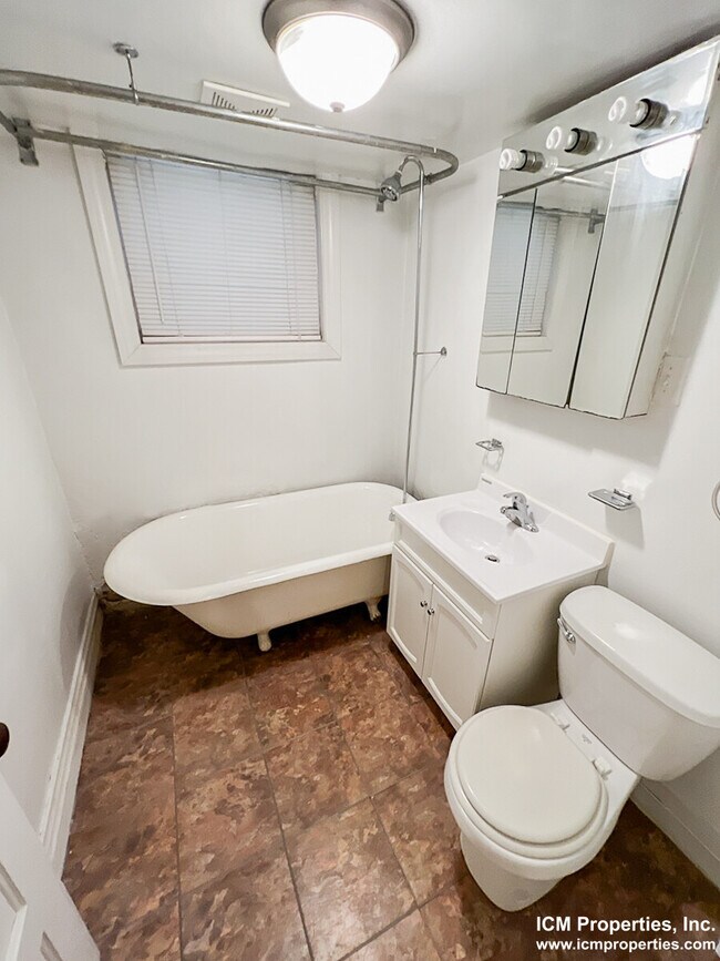 Foto del edificio - 3309 N Southport Ave