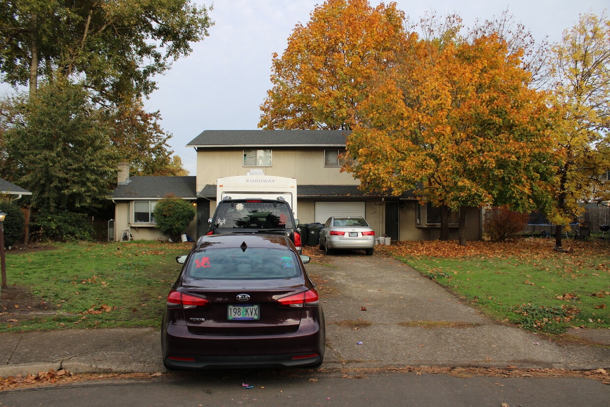 Foto principal - 880 N Cloverleaf Loop