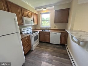 Building Photo - 333 Lacey Ave