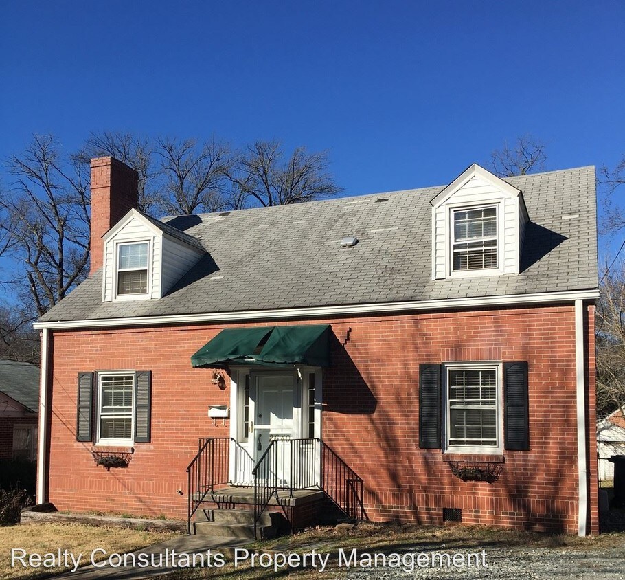 Primary Photo - 4 br, 2 bath House - 2640 Walker Avenue