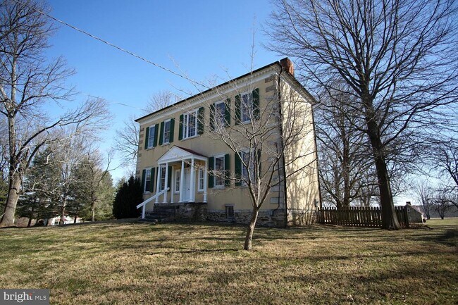 Foto del edificio - 3481 Manor Ln
