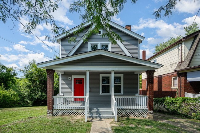 Building Photo - Updated 3 Bedroom 1 bathroom House