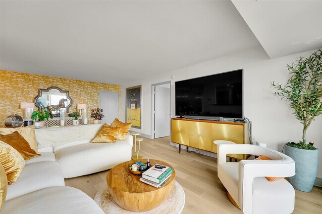 Foto del edificio - 2841 N Ocean Blvd