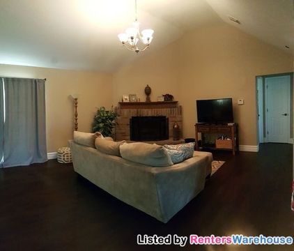 Building Photo - 301 Wesley Ridge Dr