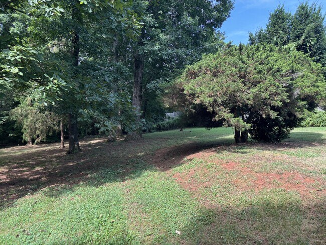 Foto del edificio - 119 N Clover Hill Ridge Rd