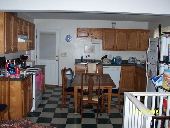 Foto del edificio - 1034 Preston Ave