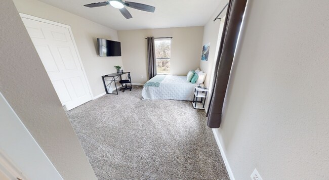 Foto del edificio - 1917 Sadler St