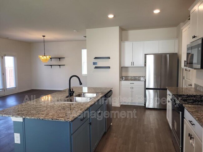 Building Photo - 5518 Foxglove Wy